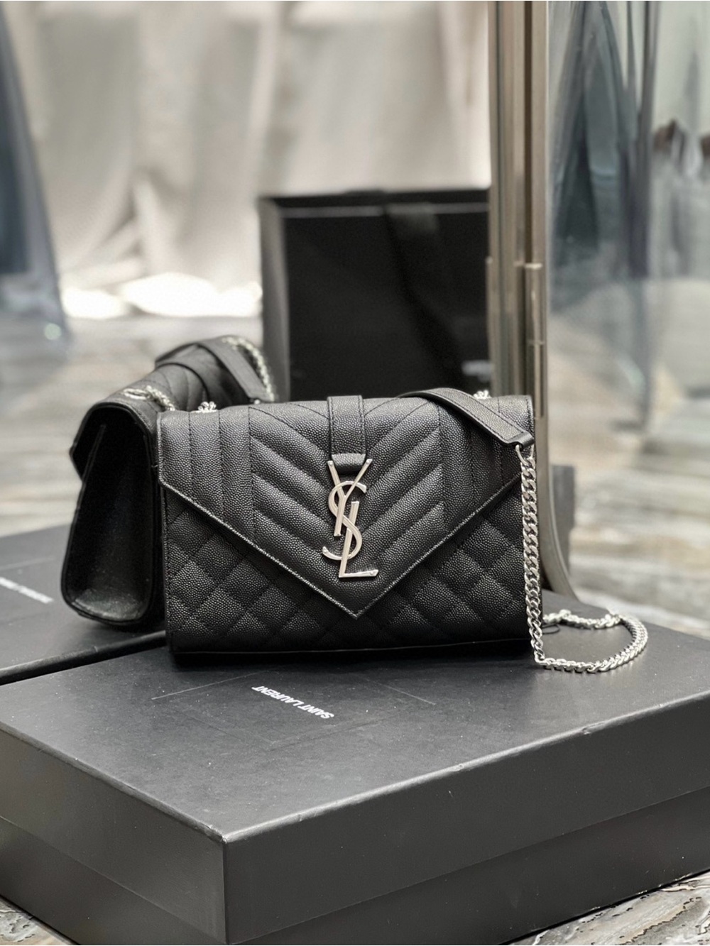 Source Unknown Black Quilted Crossbody with Silver Chain